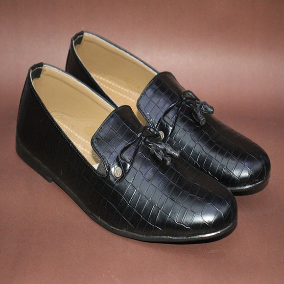Creative Loafer Cut Shoe  -  Black | 24HOURS.PK