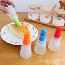 Silicone oil brush