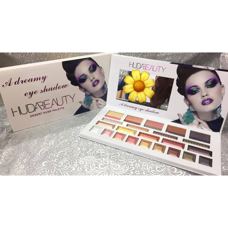 Huda Beauty A Dreamy Eye Shadow | 24hours.pk