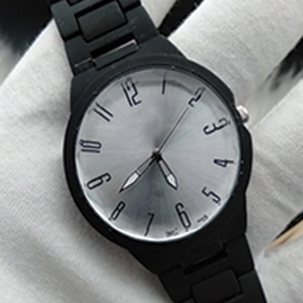 New Simple White & Black Wrist Watch For Womens | 24hours.pk