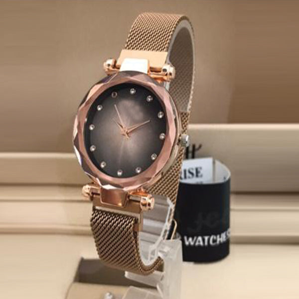 Magnet Chain Elegant Women Wrist Watch Golden | 24hours.pk