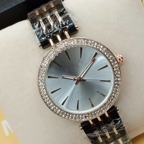 Women Rounded Diamonds Dial Watch White Dial And Black & Golden Strip Chain 71631