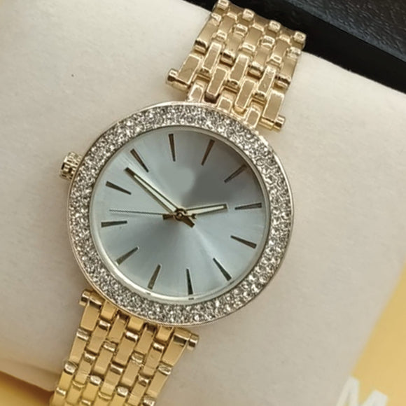 Women Rounded Diamonds Dial Watch  Golden Chain 71631