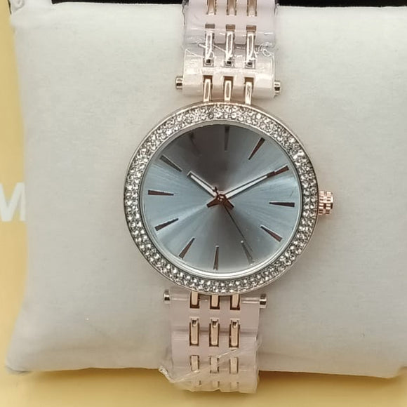 Women Rounded Diamonds Dial Watch White Dial And Offwhite & Golden Strip Chain 71631