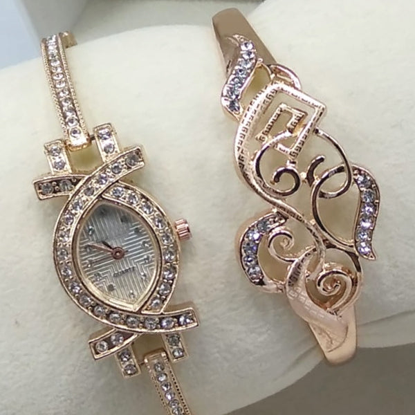Latest Creative X Shaped Watch With Fashionable Bracelet For Her 00445
