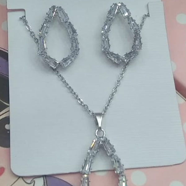High Quality Fashionable Locket with Earings Set For Womens Silver | 24hours.pk