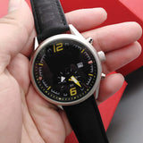 Men Fashionable Leather Strap Watch With Date