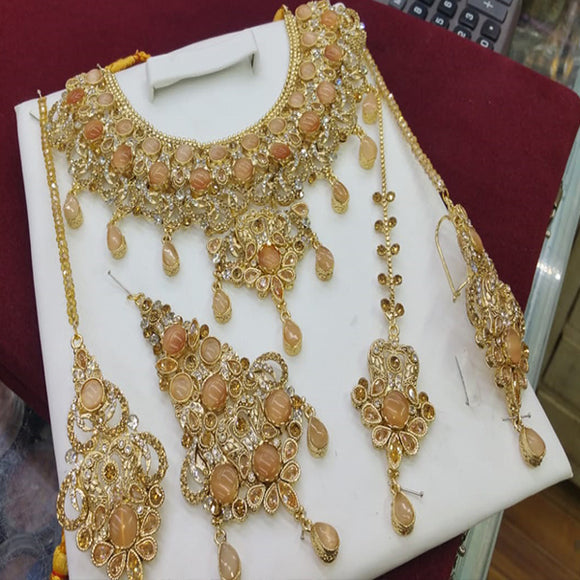 Simple Design with Stones Rounded Necklace Set Golden For Her 7854974 | 24hours.pk