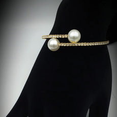 2 Pearls With Small Diamonds Design Simple Bracelet For Her | 24hours.pk