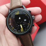Men Fashionable Leather Strap Watch With Date