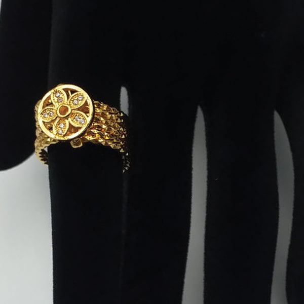 High Quality Fashionable Creative Ring For Womens Golden | 24hours.pk