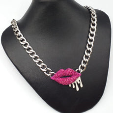 Latest Pink Lips Locket For Her With Silver Chain 25764 | 24hours.pk