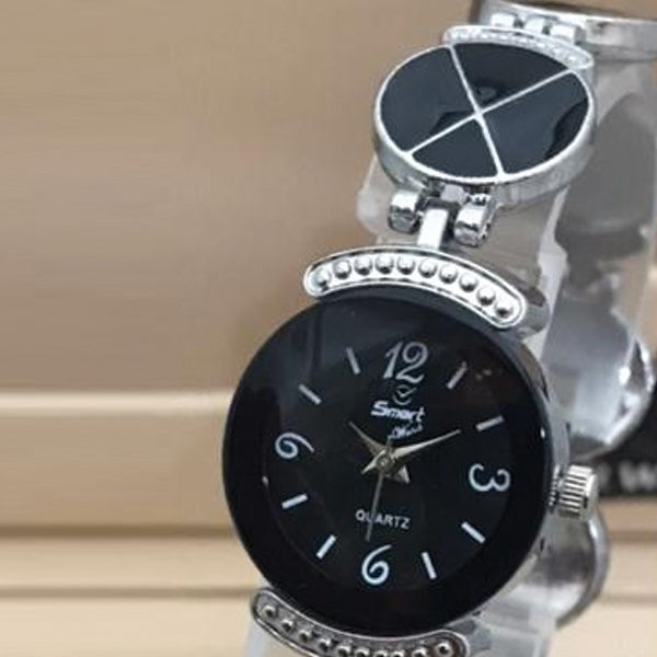Women Rounded Bracelet Luxury Fashion Watch Silver