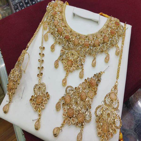 Simple Design with Stones Rounded Necklace Set Golden For Her 7854974 | 24hours.pk