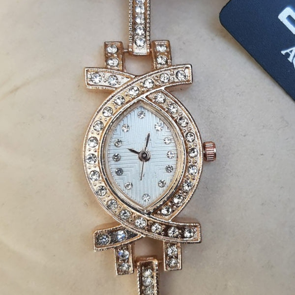 Fashionable Creative X Shaped Watch Golden For Her | 24hours.pk