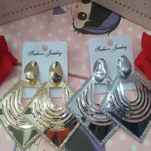 Kite Design Earrings For Her Random Colors | 24hours.pk