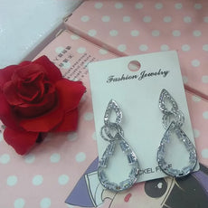 Vintage Leaf Style Earrings For Her Random Colors | 24hours.pk
