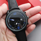 Men Fashionable Leather Strap Watch With Date