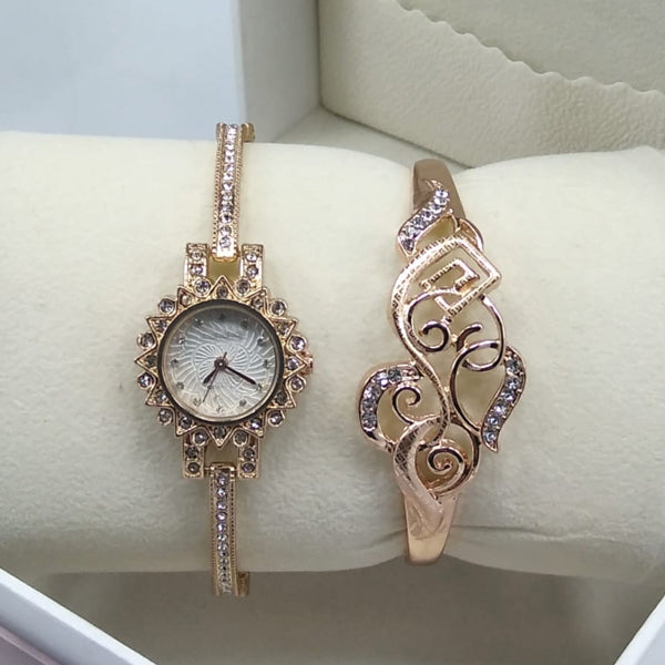 Latest Creative Eclipse Shaped Watch With Fashionable Bracelet For Her 00445