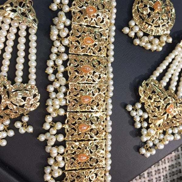 Set Hadrabade Malty Simple Design Necklace For Women In Peach Color Stones 51133