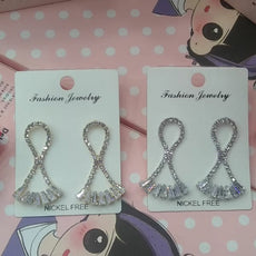 Zarcoon Diamond Earrings For Her Random Colors | 24hours.pk