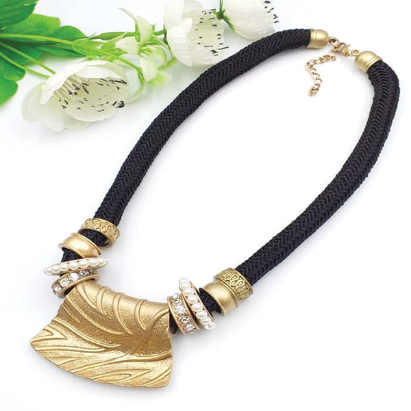 New Fashionable Thread Round Leather Locket With Chain Golden | 24HOURS.PK
