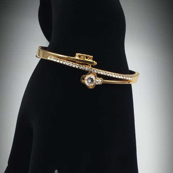 Latest Creative Flower Shaped Stones And Small Diamonds Bracelet For Her | 24HOURS.PK