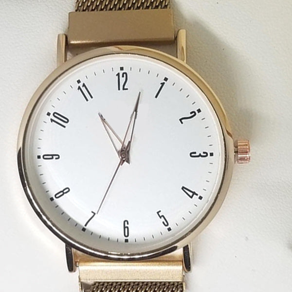 Magnet Chain Watch For Womens Golden | 24hours.pk