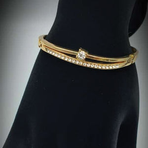 Simple Design Rounded Shaped Diamonds With 2 Straps Top Center Diamond Bracelet For Her | 24HOURS.PK